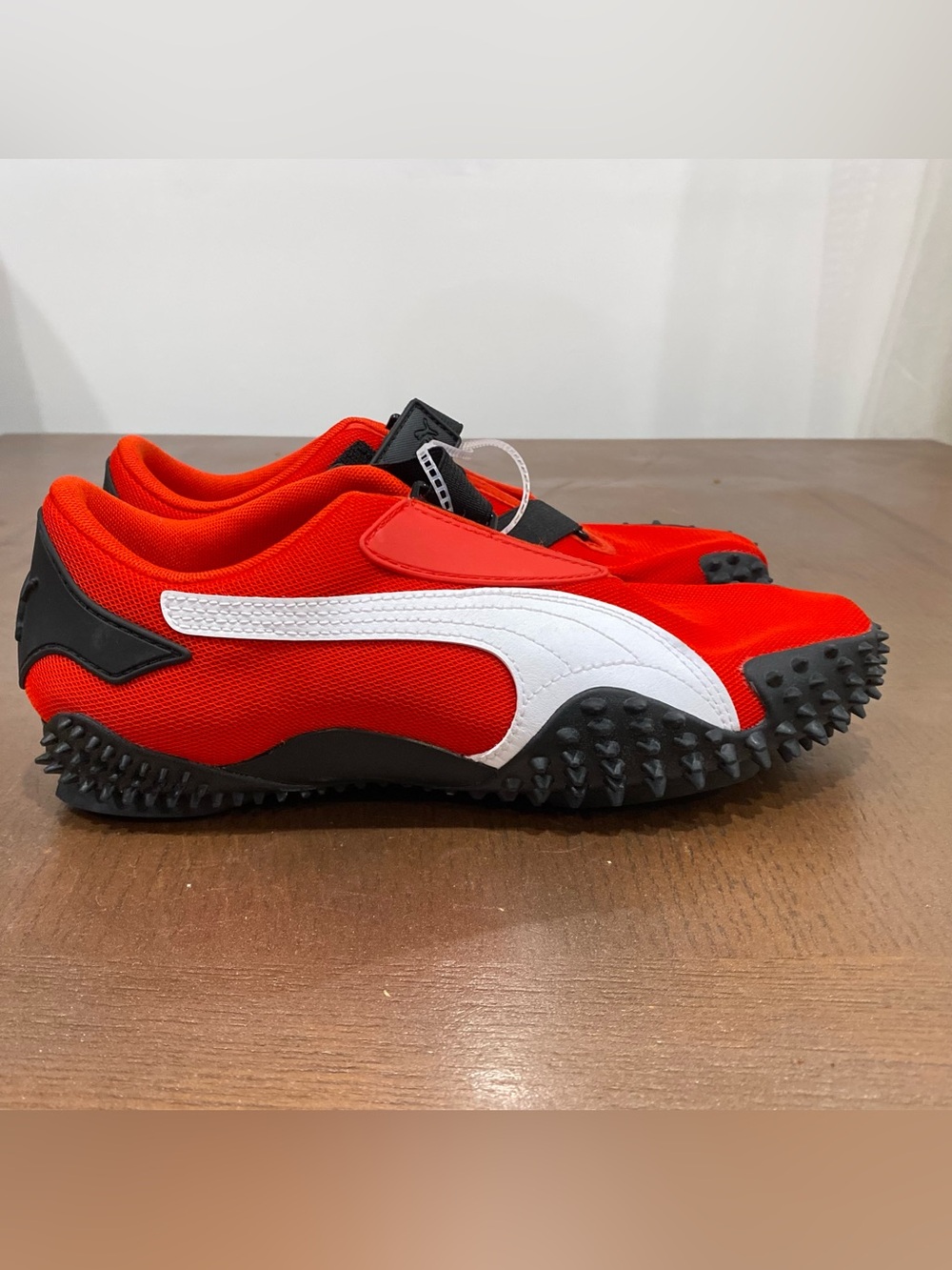 PUMA eco speed Star women’s Hook & Loop Spiked Low Top Track size 9